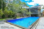 gerbang perumahan premium